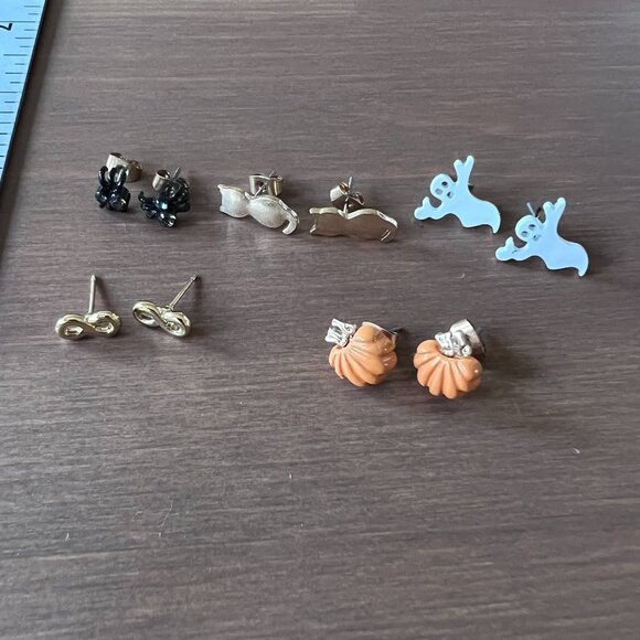 Lot of 5 halloween spooky stud dainty earrings ghost spider pumpkin cat - Picture 1 of 5